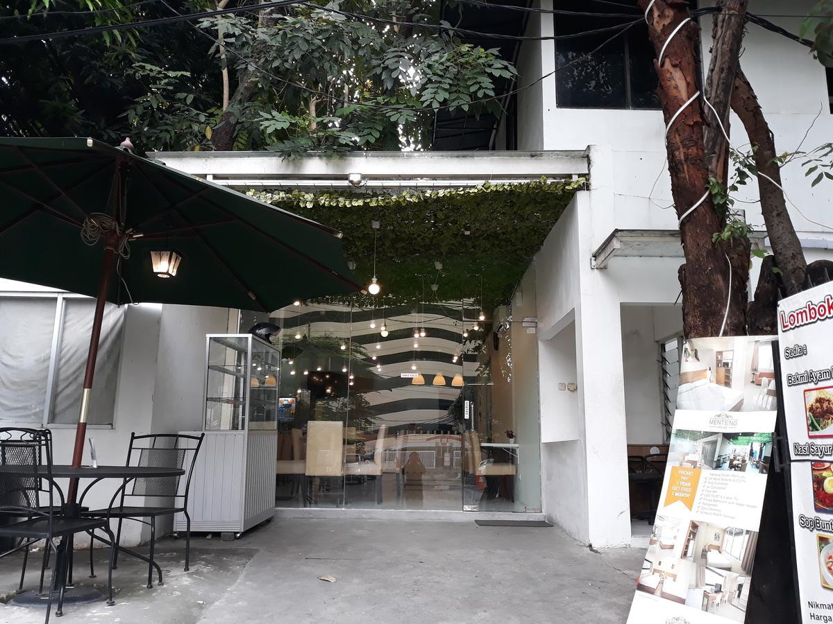 Nhà khách Menteng House 2*