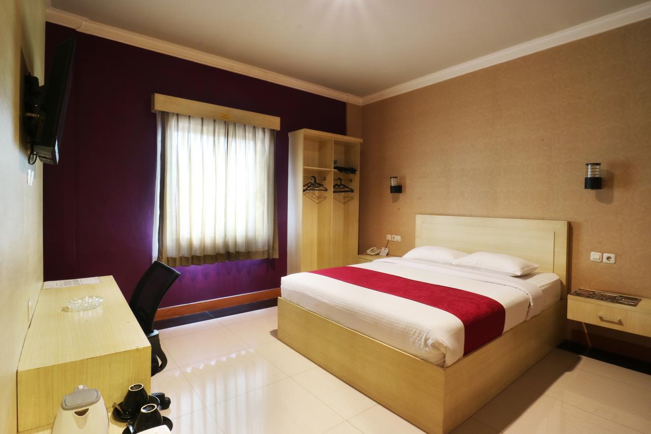 Raja Hotel