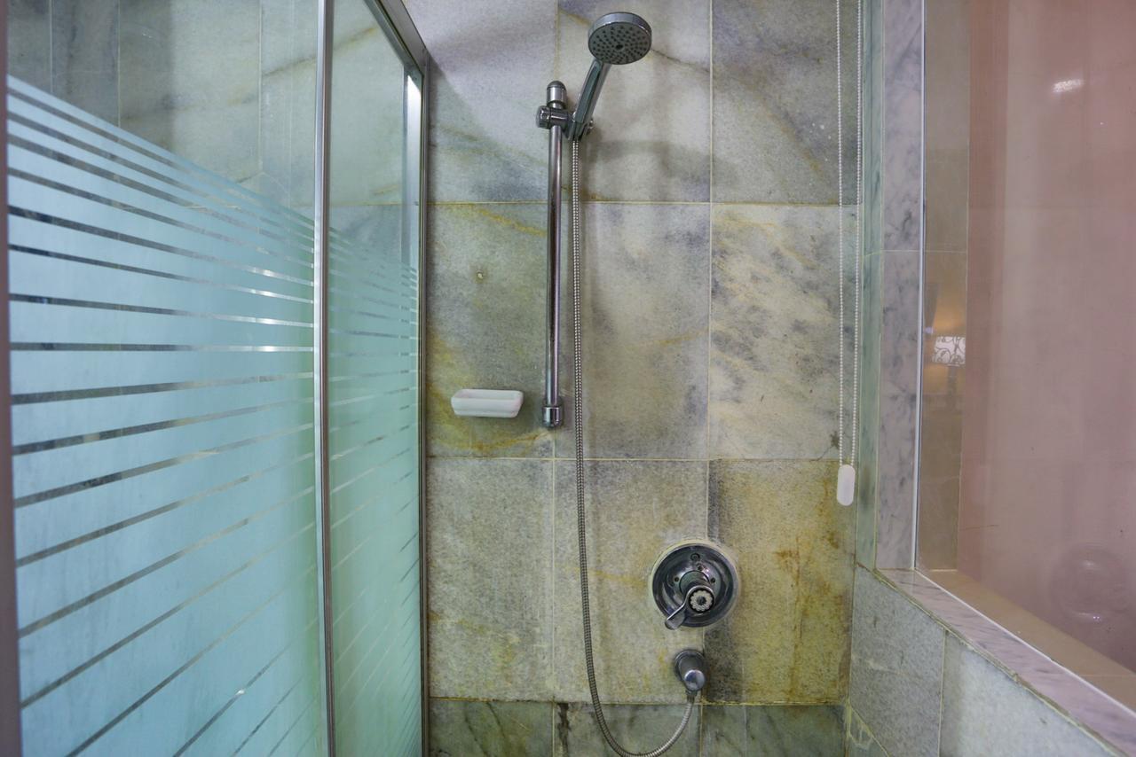 John's Pardede International Hotel 3*