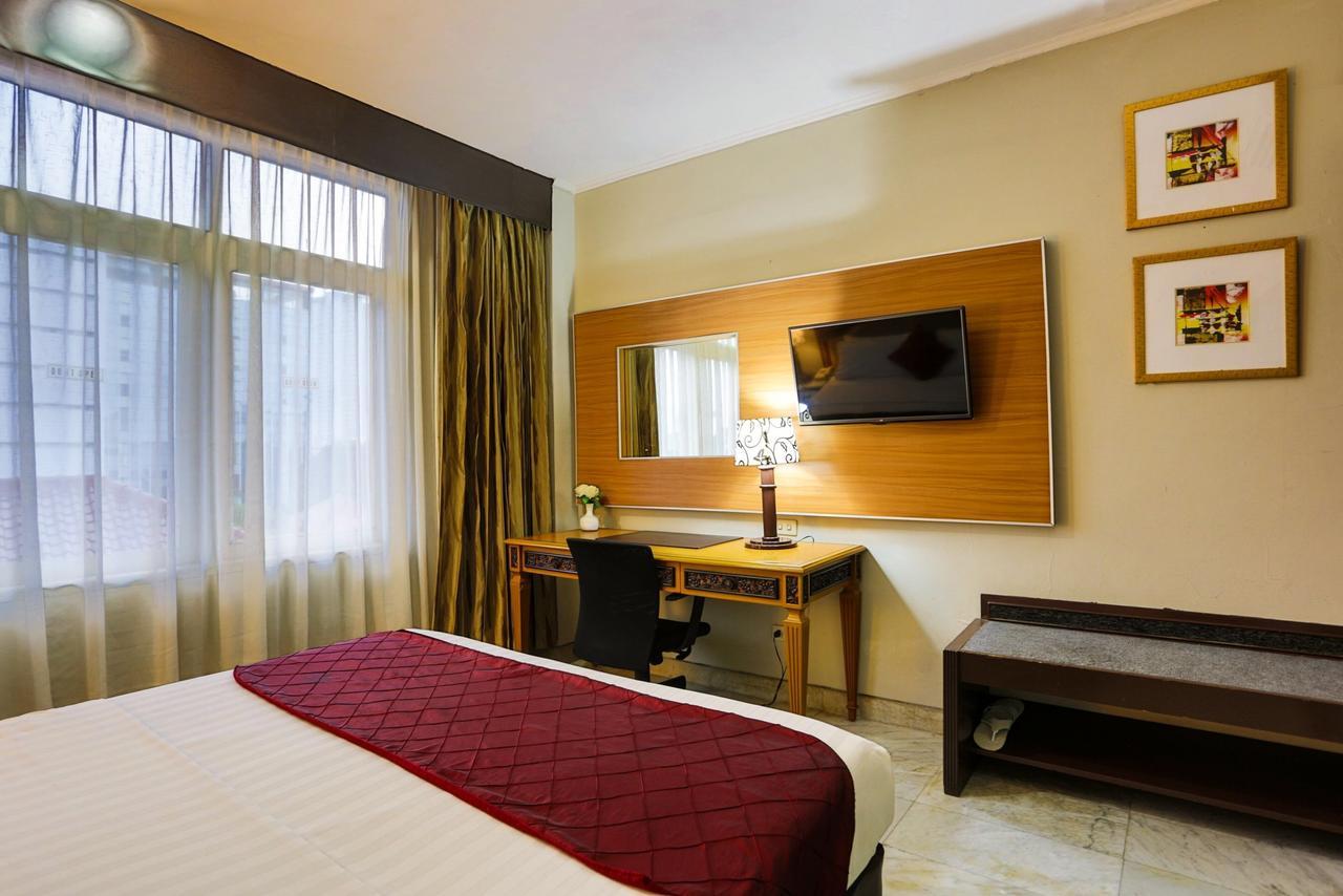 John's Pardede International Hotel 3*