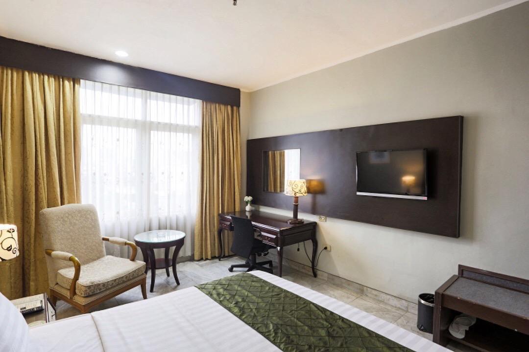 John's Pardede International Hotel