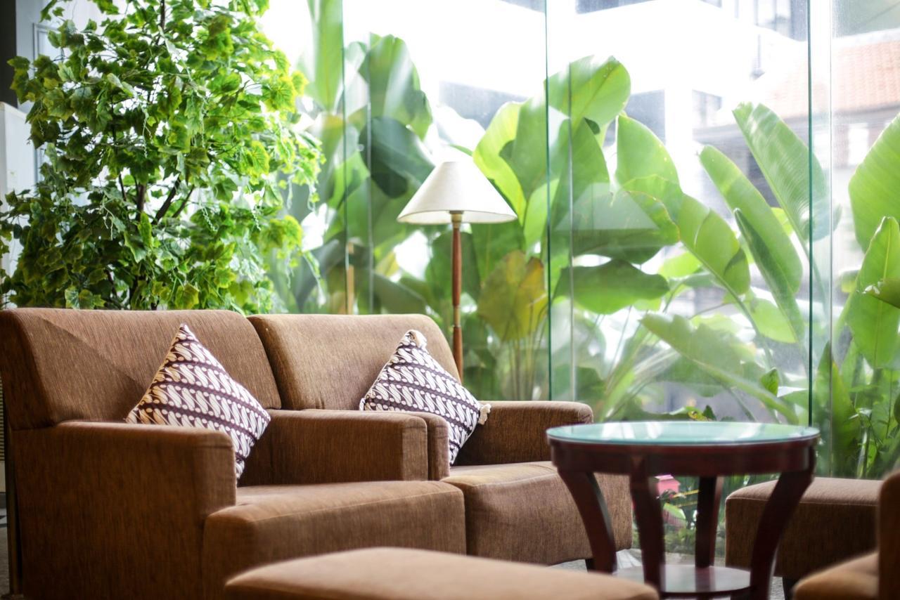 John's Pardede International Hotel 3*