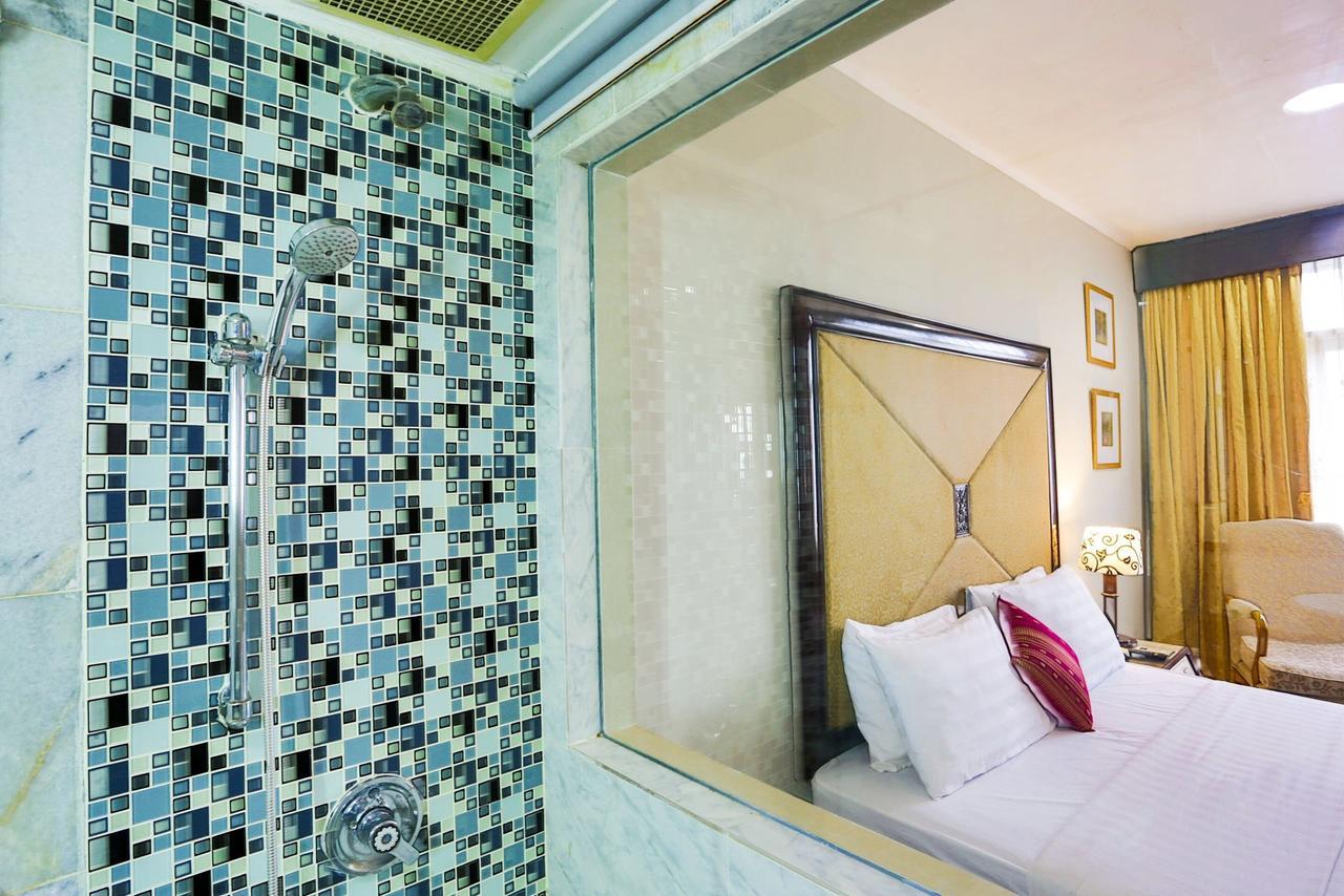 Hotel John's Pardede International
