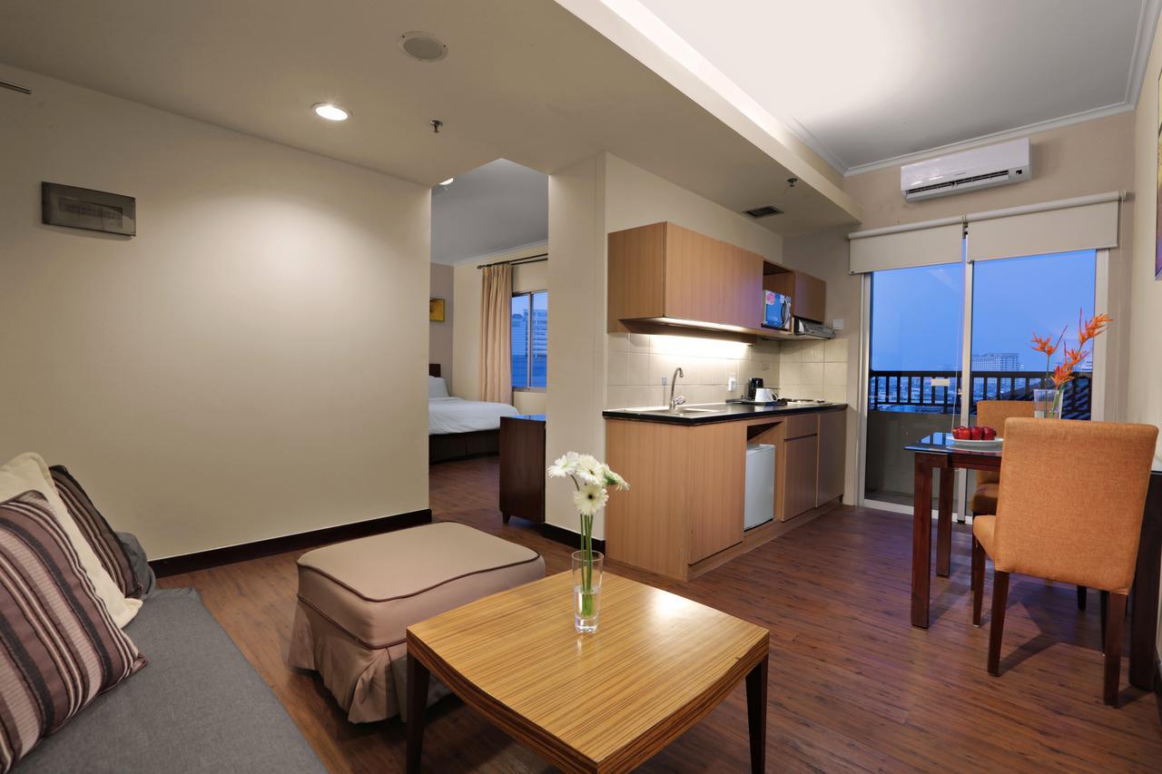 Grand Dafam Ancol Hotel 4*