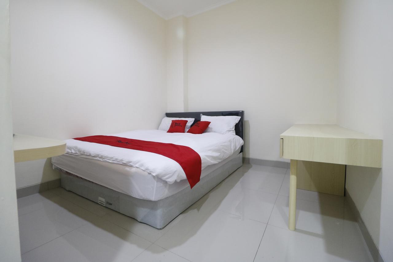 Wisma tamu Reddoorz Near Mall Ciputra