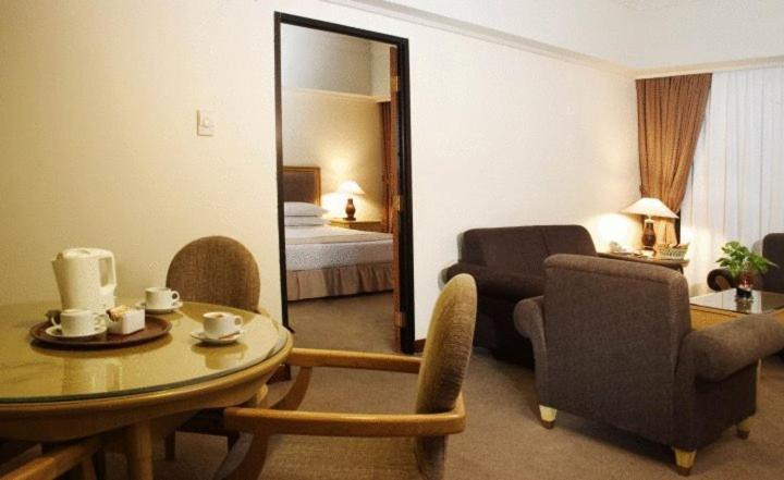 Oasis Amir Hotel 4*