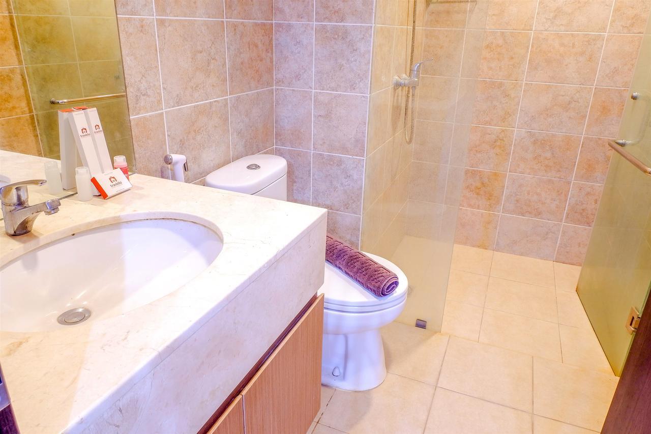 Pangsapuri 2br Cozy Pool View Kemang Village With Access To Mall By Travelio