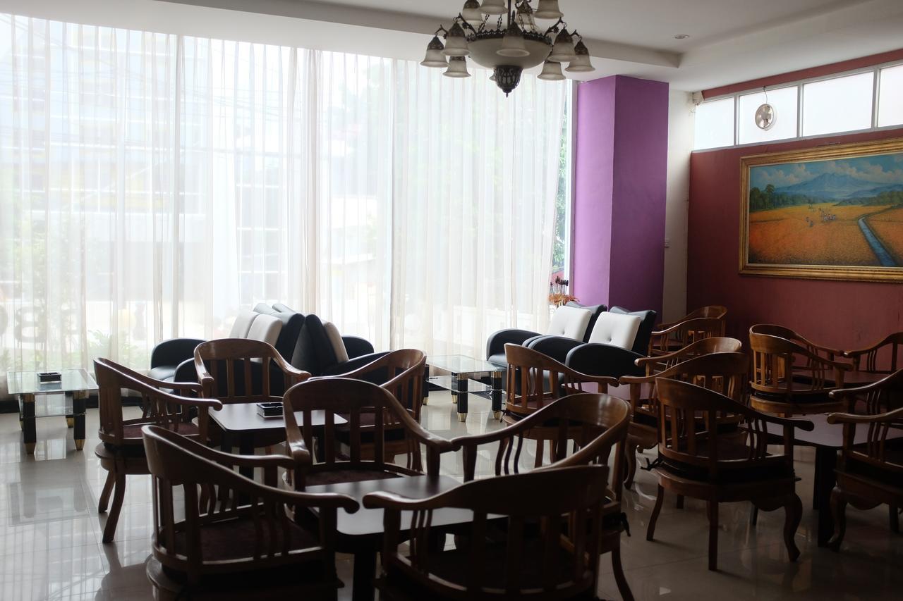 Reddoorz Near Senen Hotel