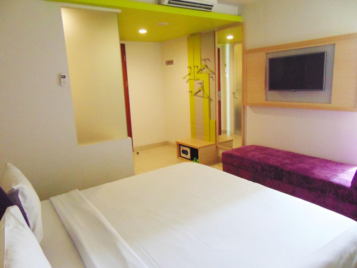 Maxonehotels.com At Kramat Jakarta