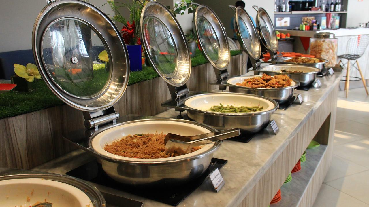 Ibis Styles Mangga Dua Square Hotel 3*