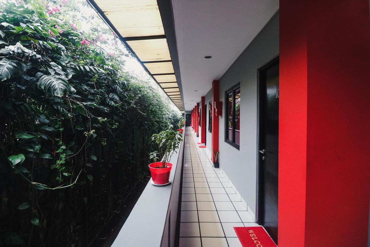 Reddoorz Near Rs Fatmawati 2 Guest house Jakarta