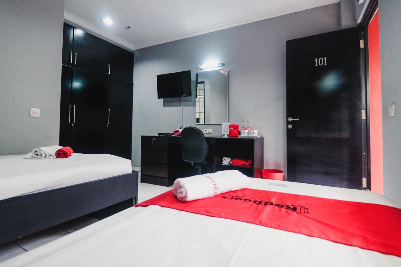 Reddoorz Near Rs Fatmawati 2 Guest house 2*