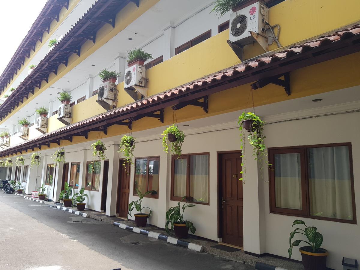Maxim Kwitang Hotel 2*