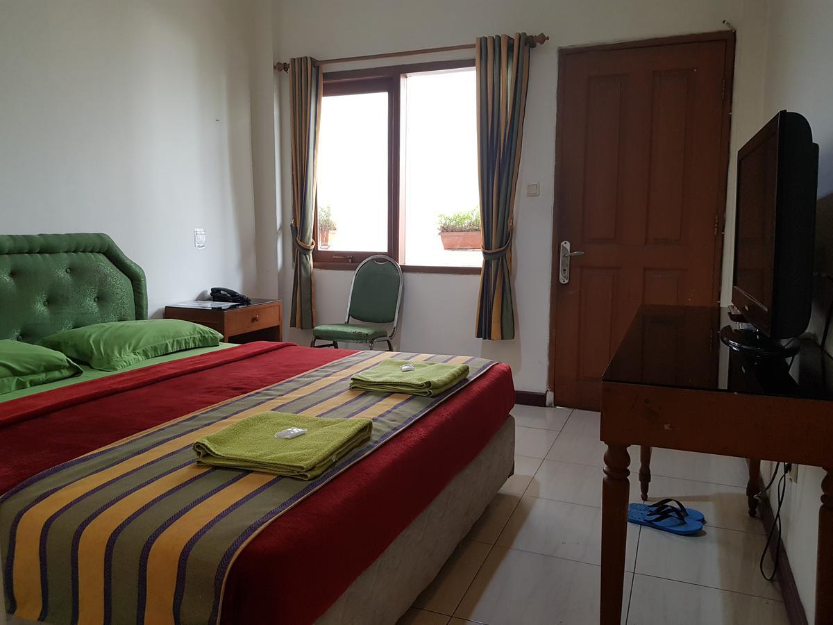 Hotel Maxim Kwitang 2*