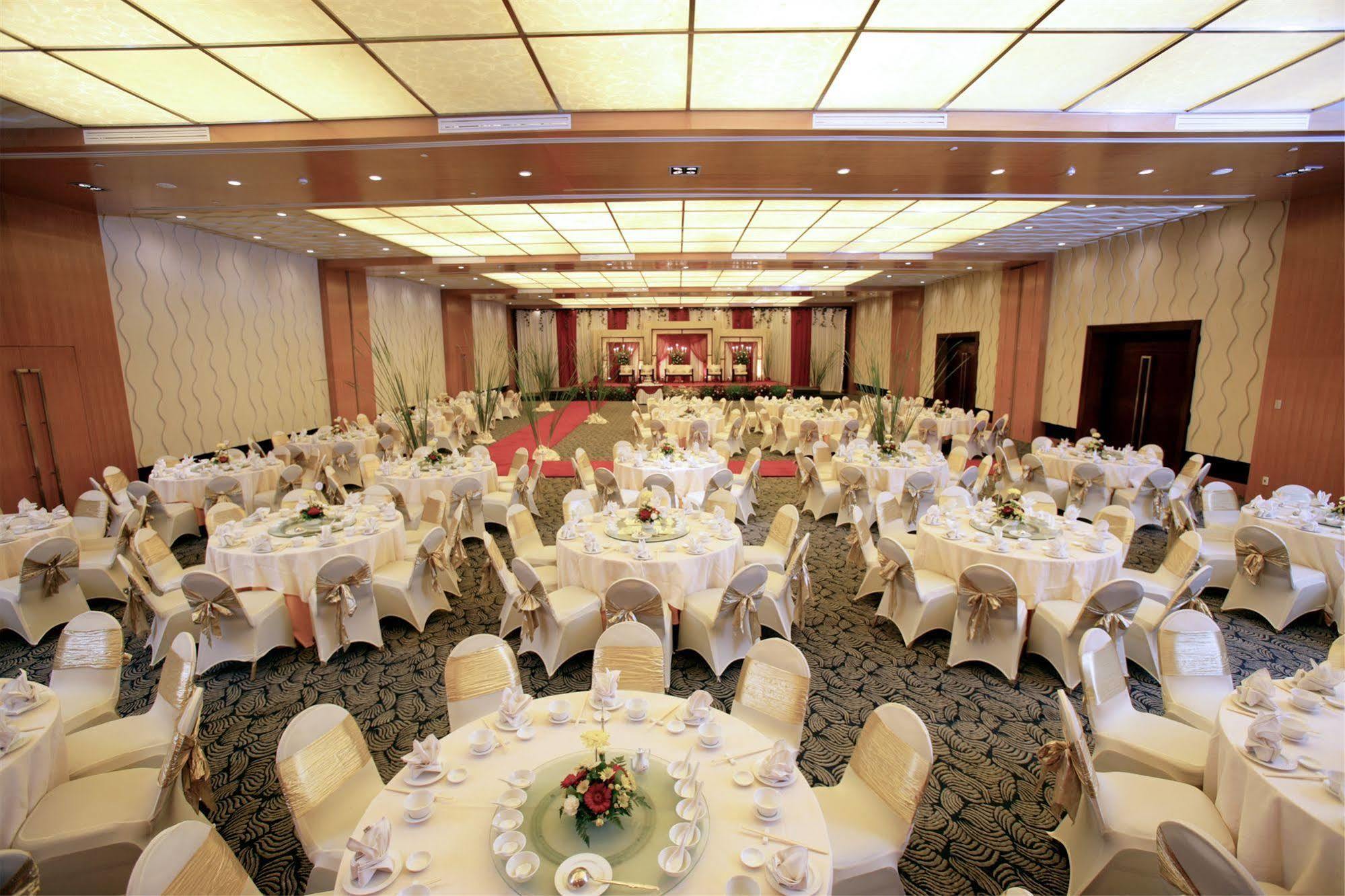 Hotel Le Grandeur Mangga Dua 4*