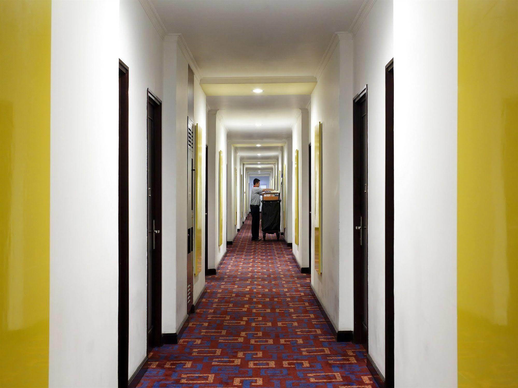 Hotel Amaris Mangga Dua Square 2*