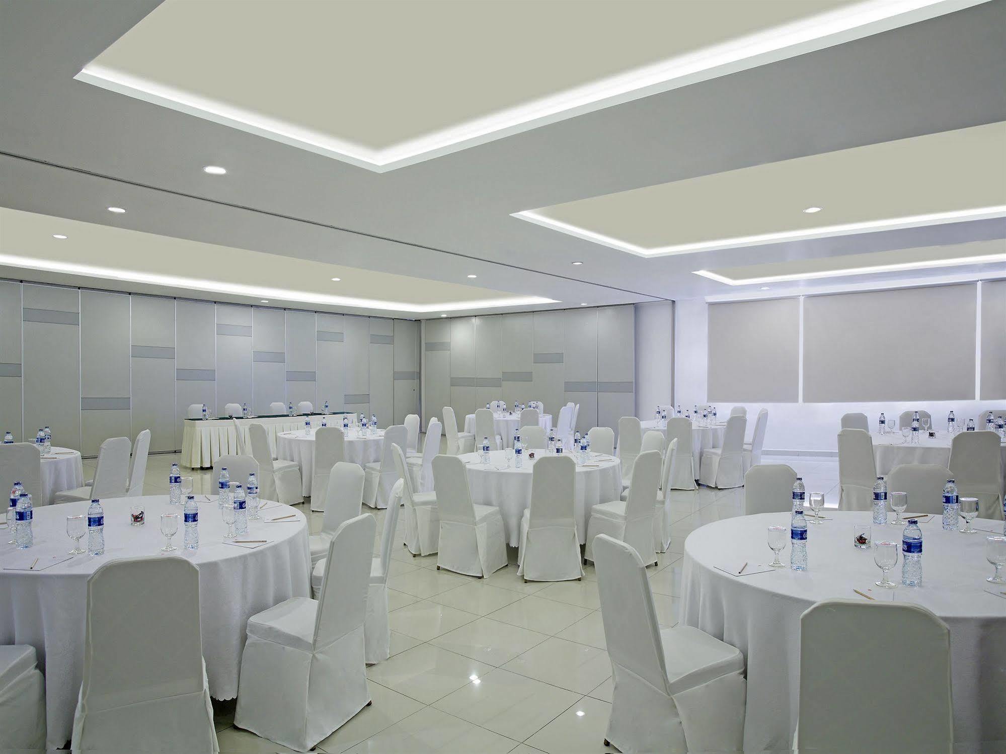 Hotel Amaris Mangga Dua Square 2*