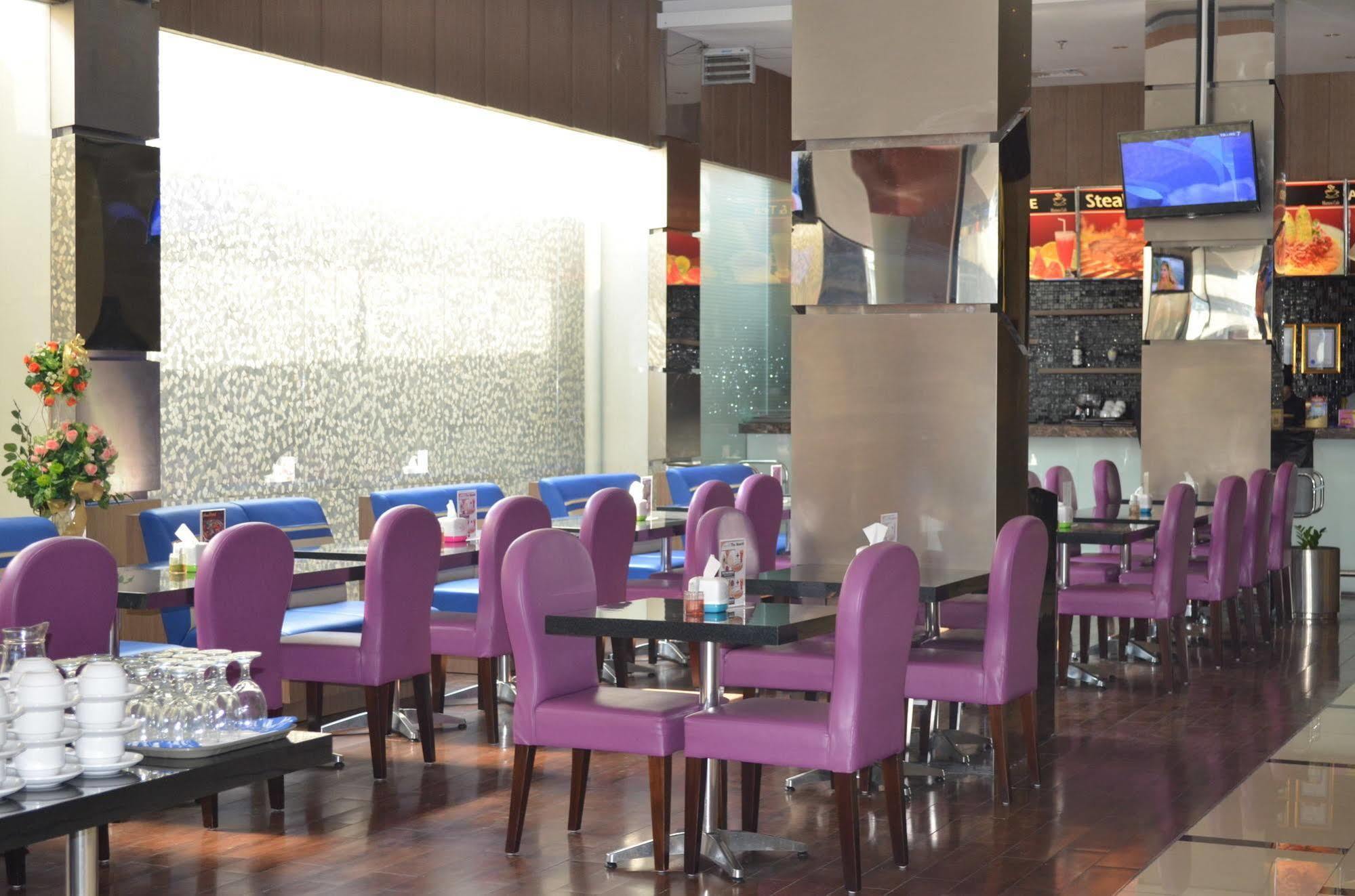 World - Bandengan Jakarta