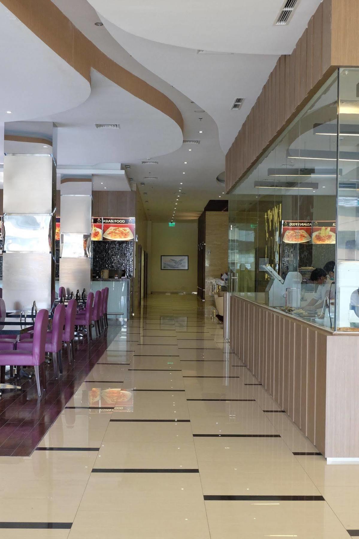 World - Bandengan Hotel 2*
