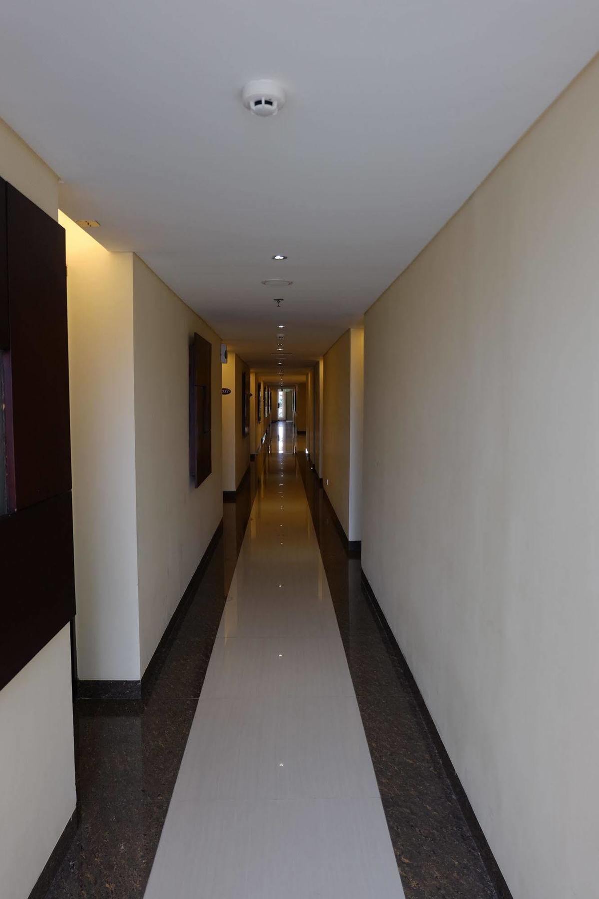 World - Bandengan Hotel