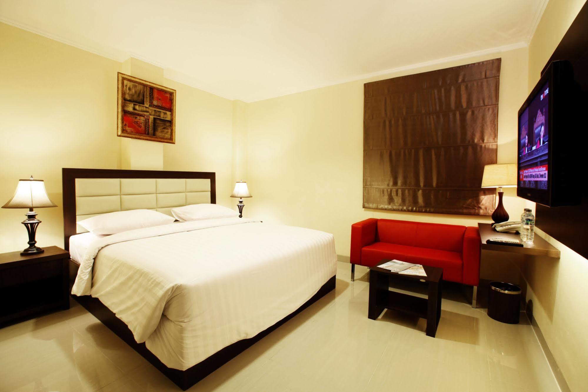 Hotel Nite & Day Roxy Jakarta