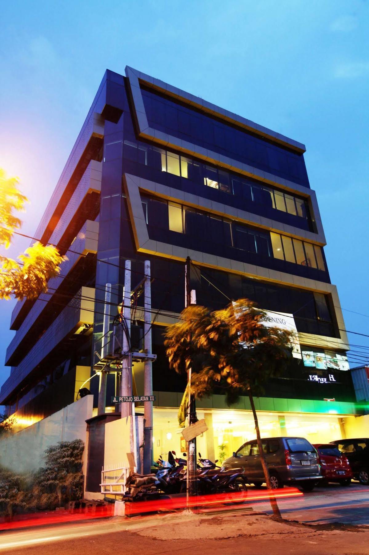 Nite & Day Roxy Jakarta