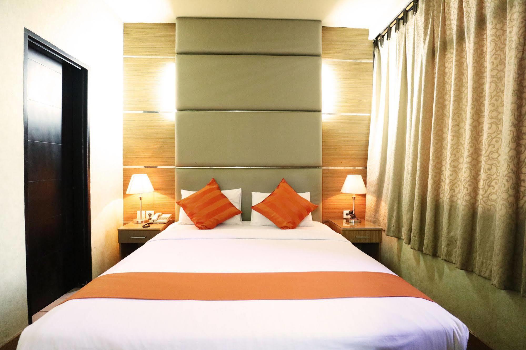 Hotel Mirah