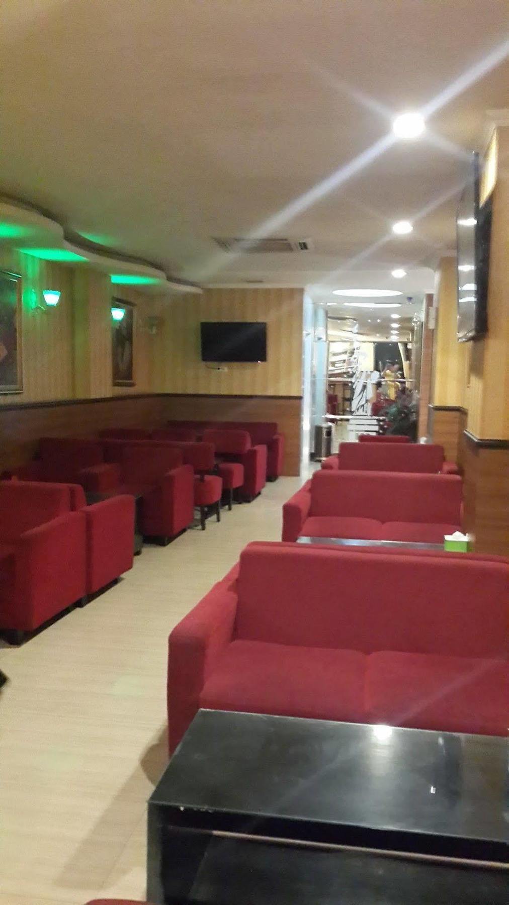 Khách sạn California Jakarta
