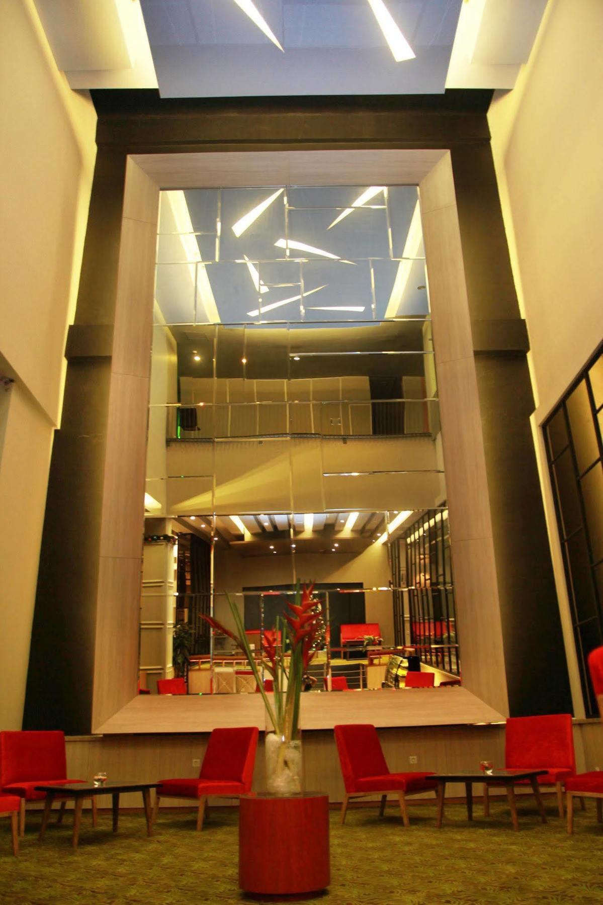 Sparks Life Jakarta, Artotel Curated Hotel