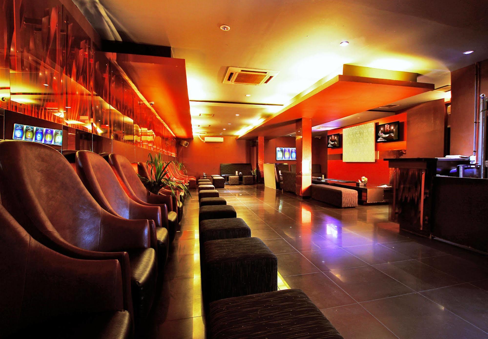 Sparks Life Jakarta, Artotel Curated 4* Jakarta