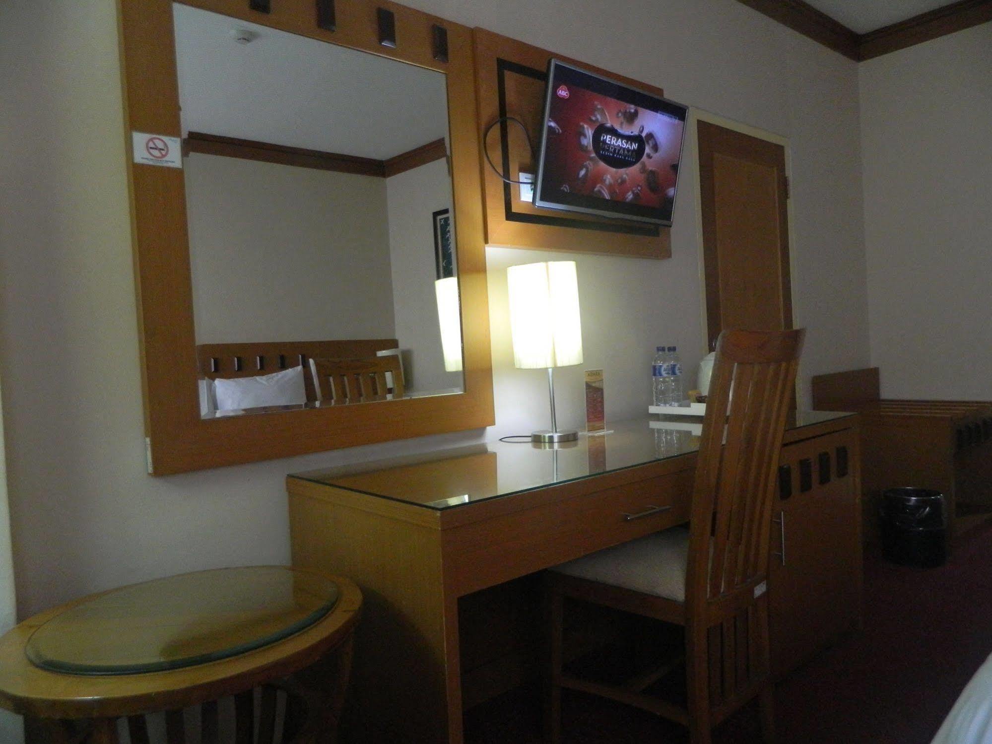 Patra Comfort Hotel 3*