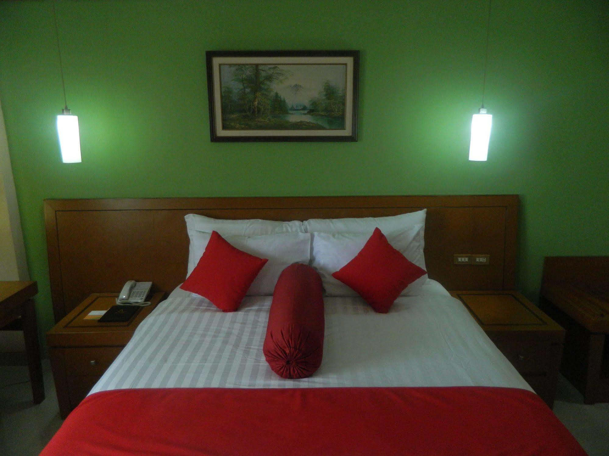 Patra Comfort Hotel 3*