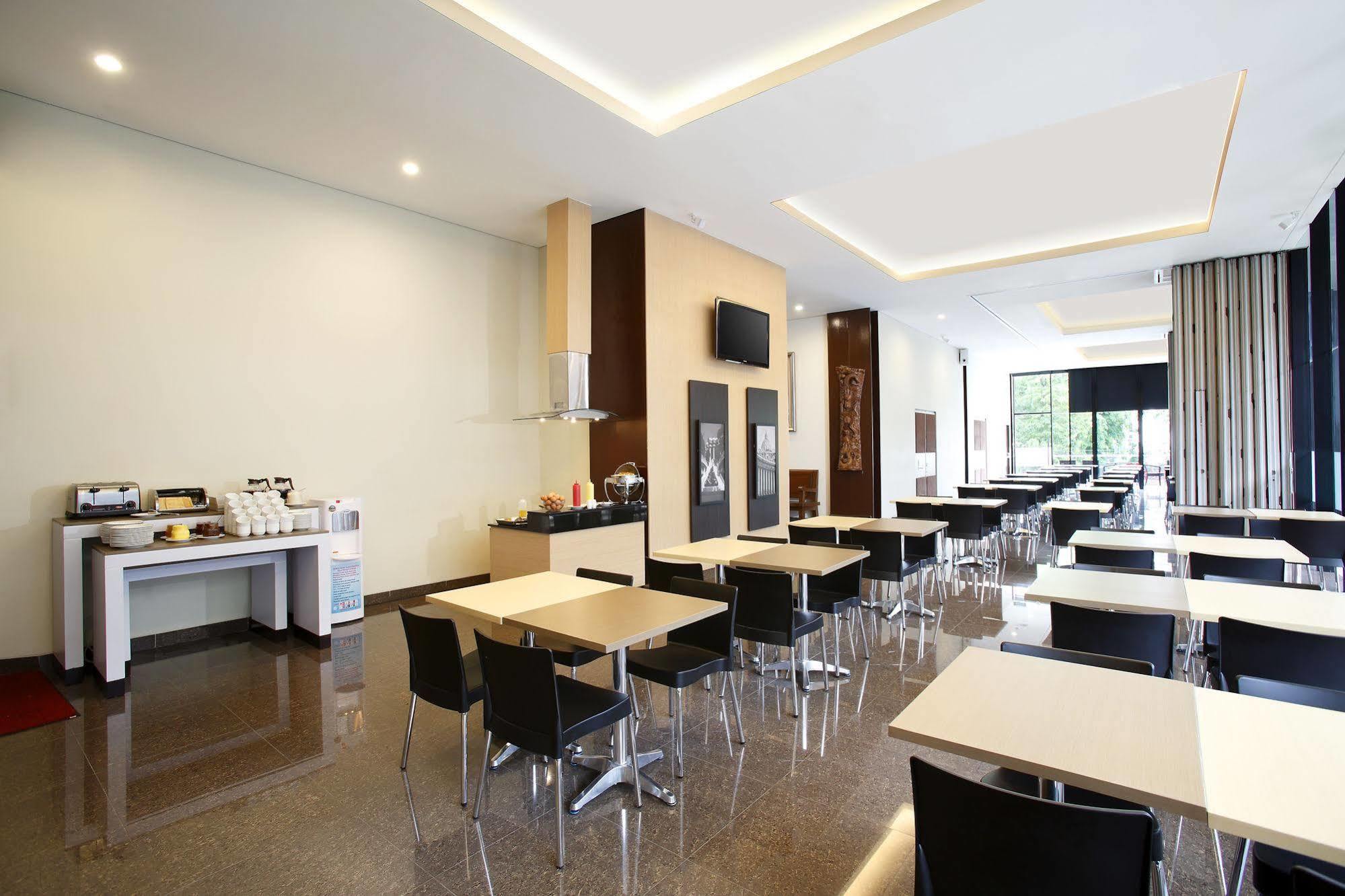 Amaris Pasar Baru 2* Jakarta
