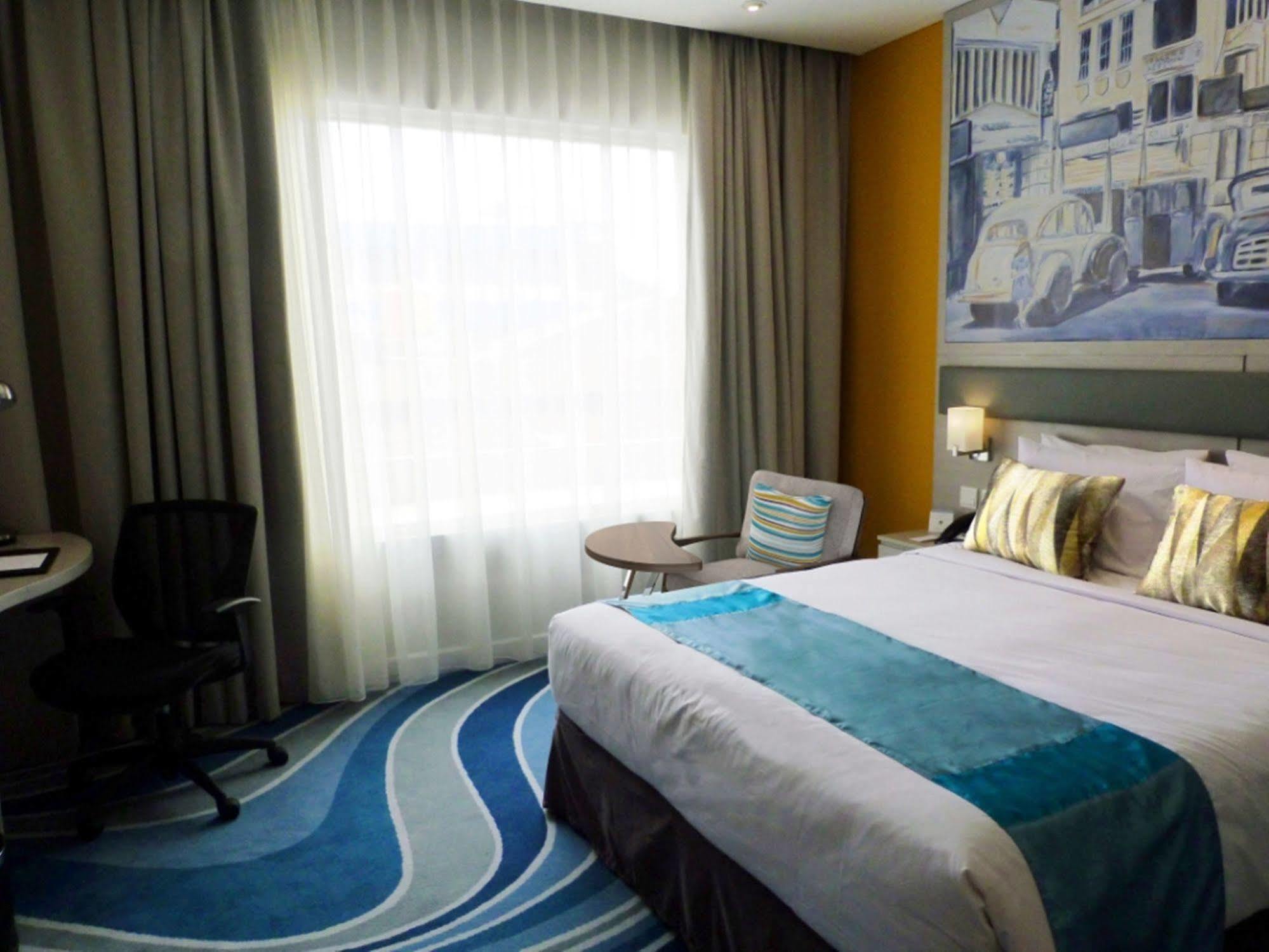Hotel Mercure Cikini 4*