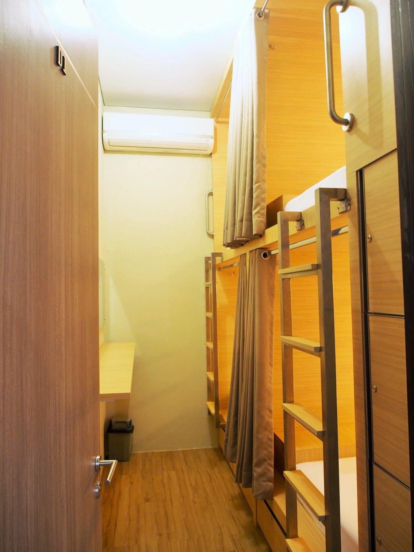 Spot On 91821 The Packer Hotel Jakarta