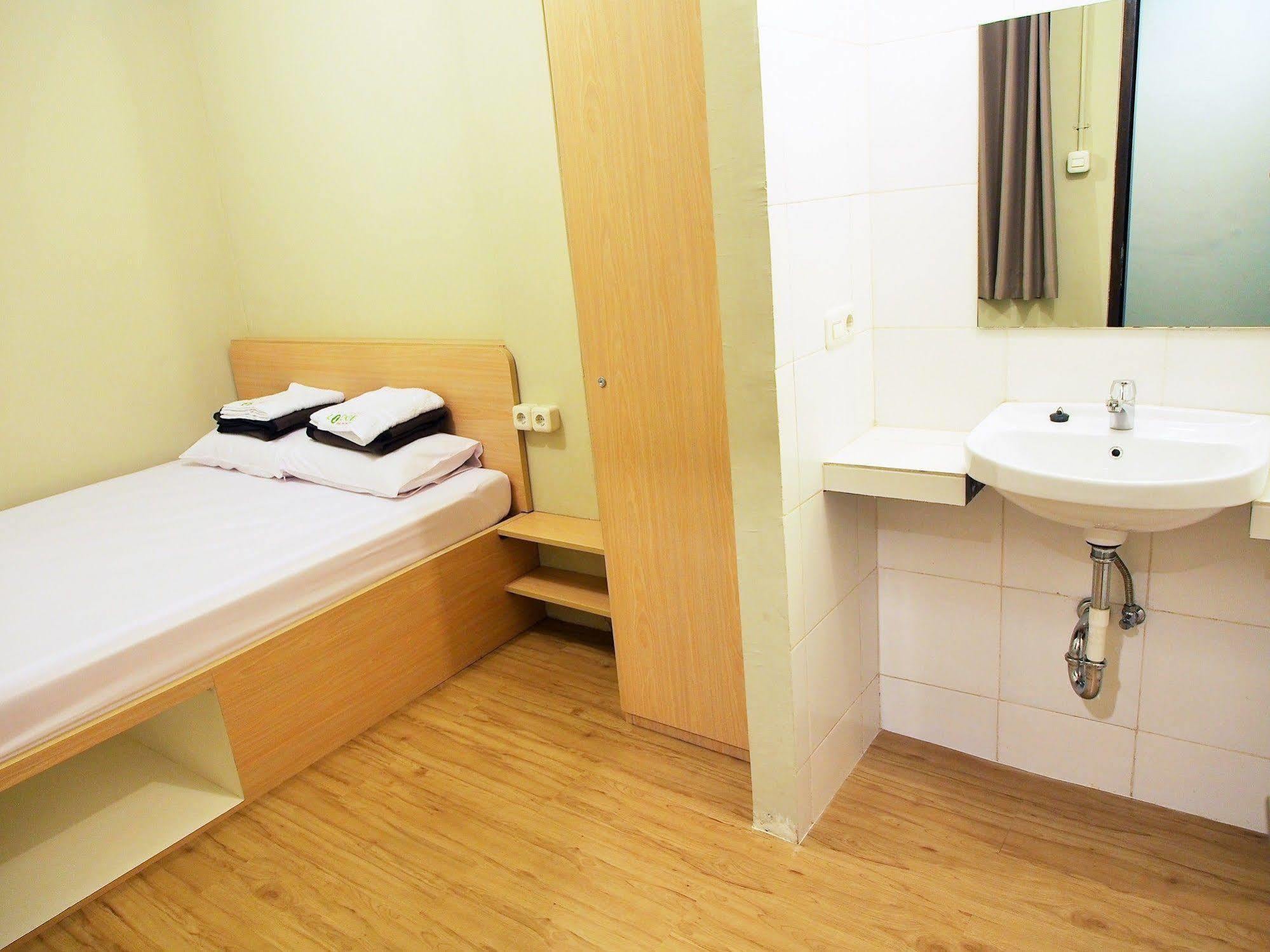 Spot On 91821 The Packer 2* Jakarta