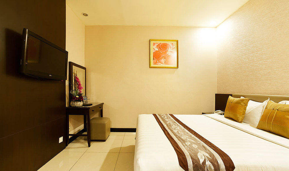 Grand Paragon 4*