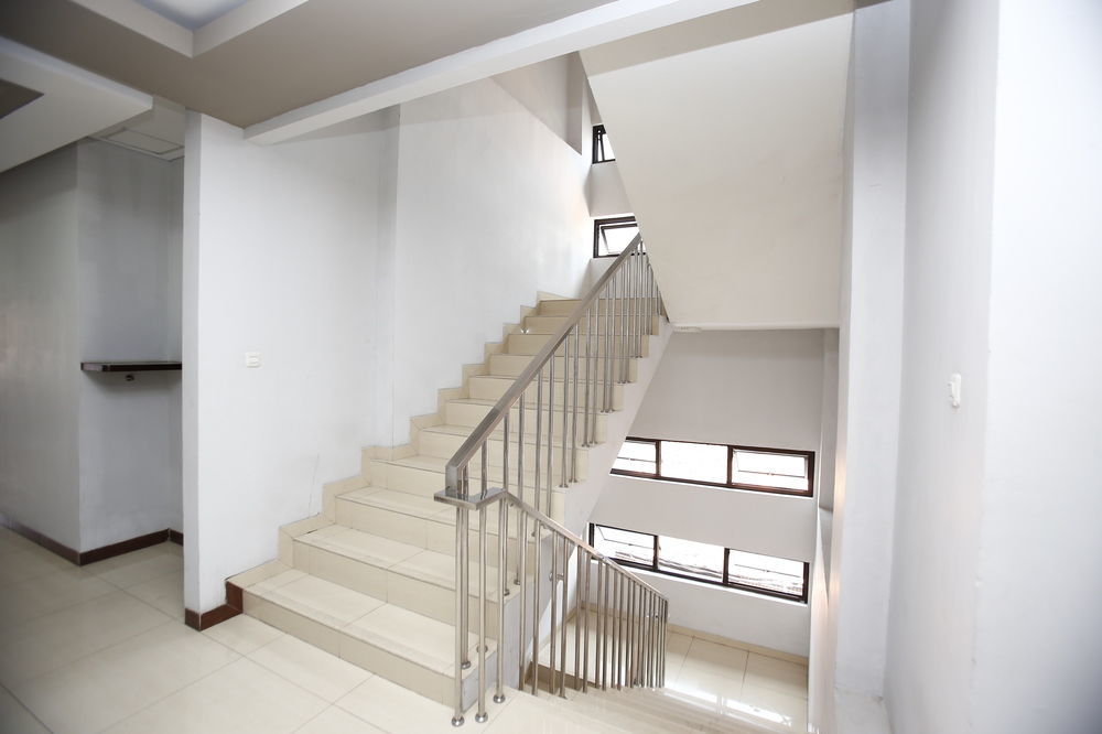 Reddoorz @ Karet Kuningan 2*