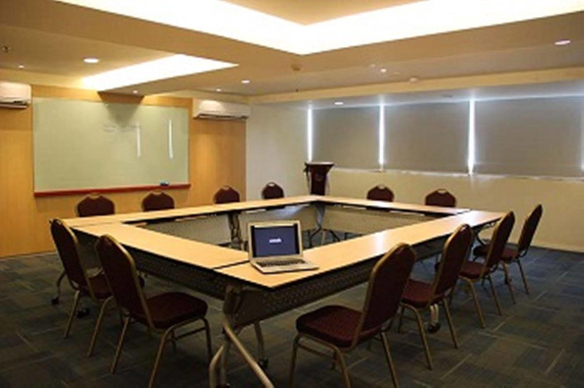 1o1 Urban Kelapa Gading 3*