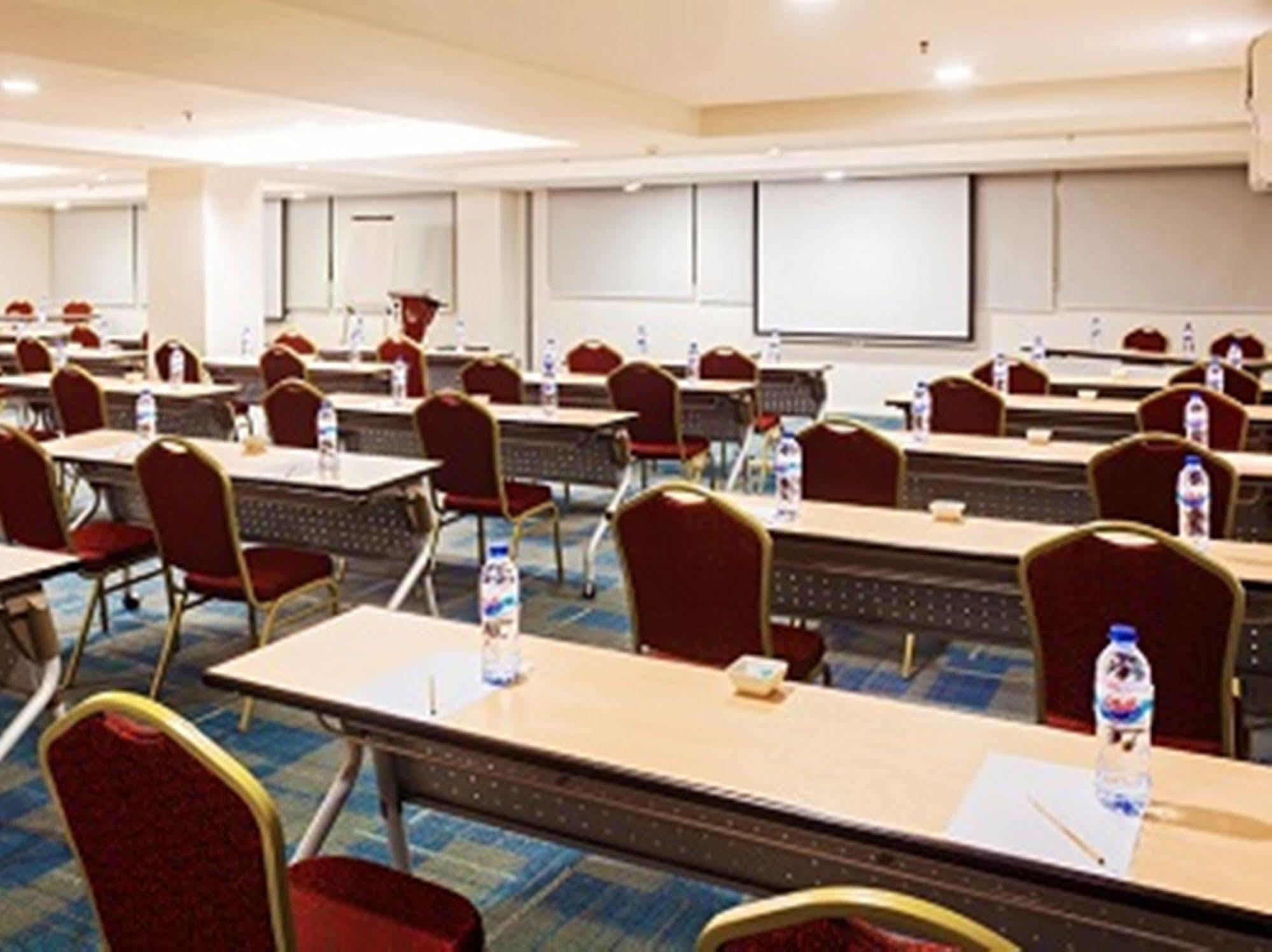 1o1 Urban Kelapa Gading Hotel 3*