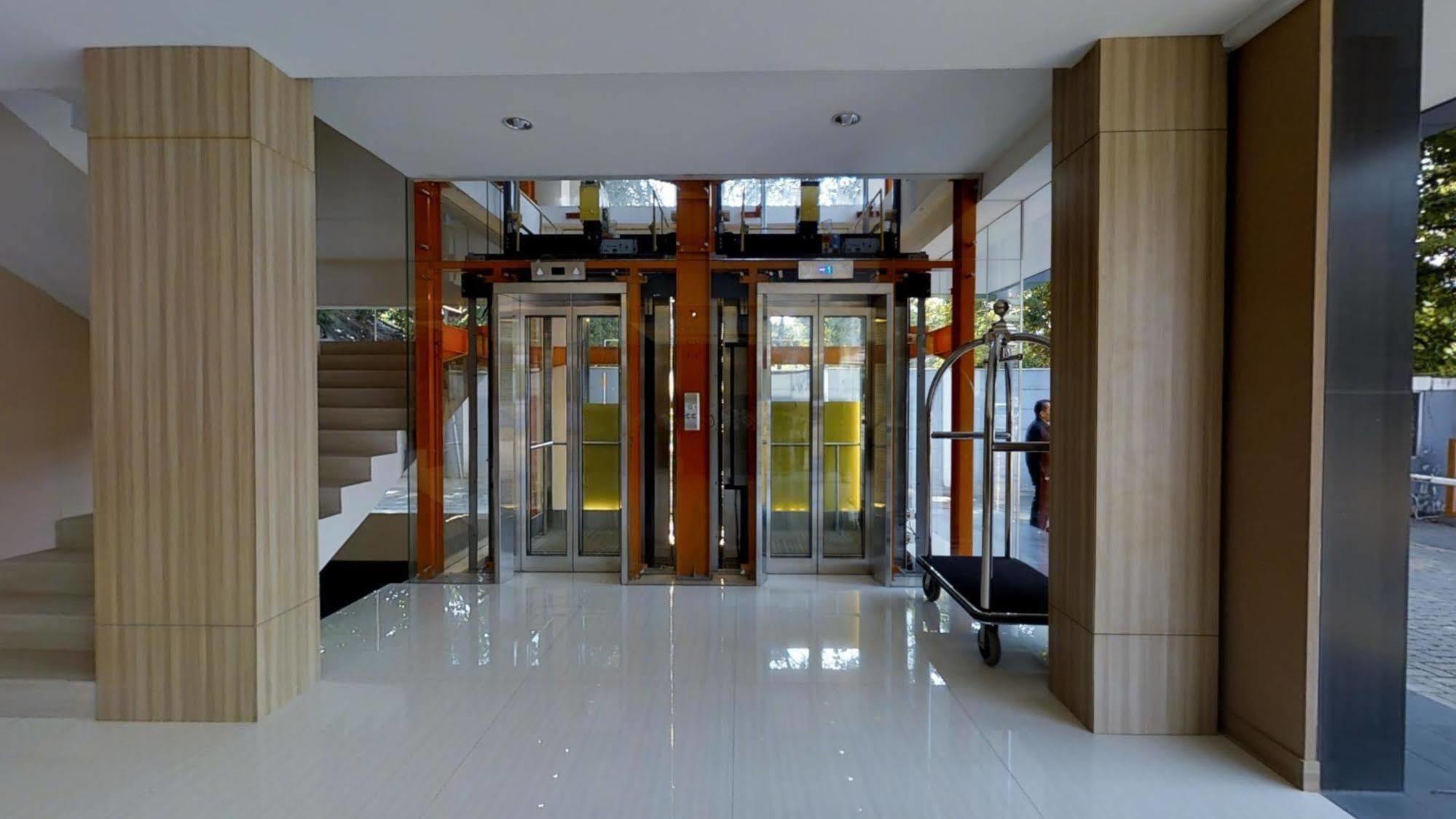 The Gloria Grogol Apartamento *