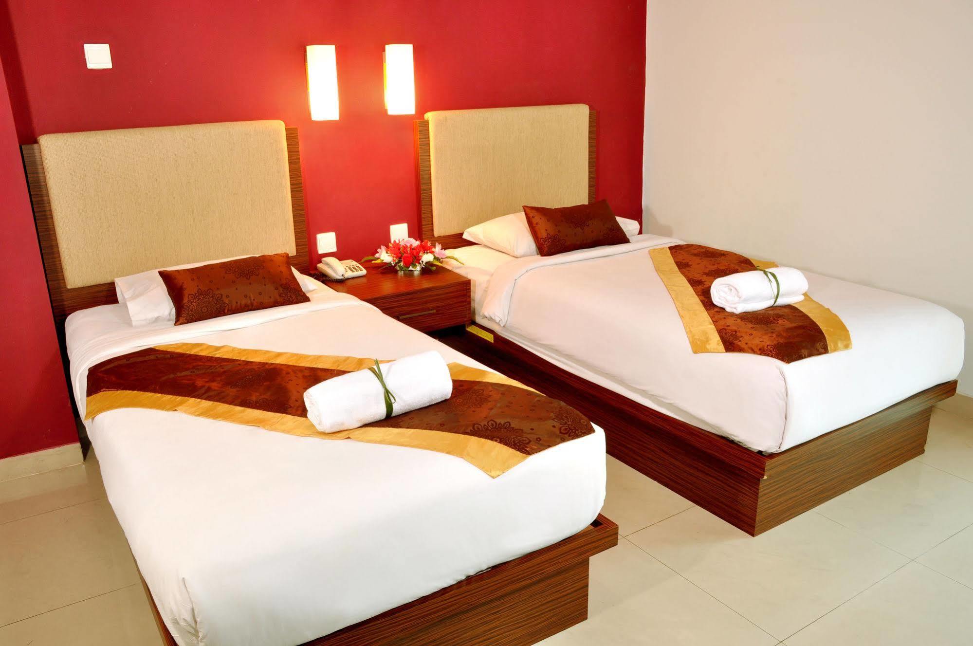 Cheers Residential Hotel 3*