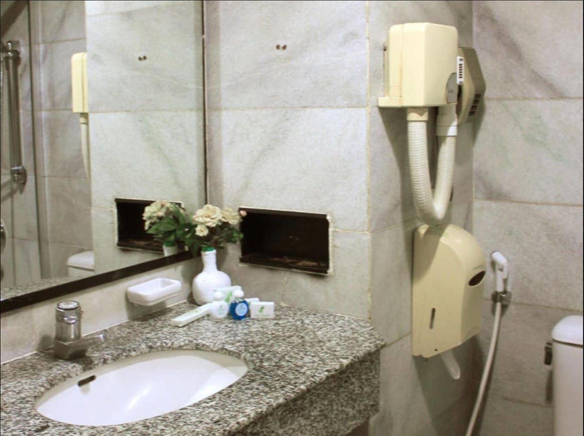Hotel John's Pardede International