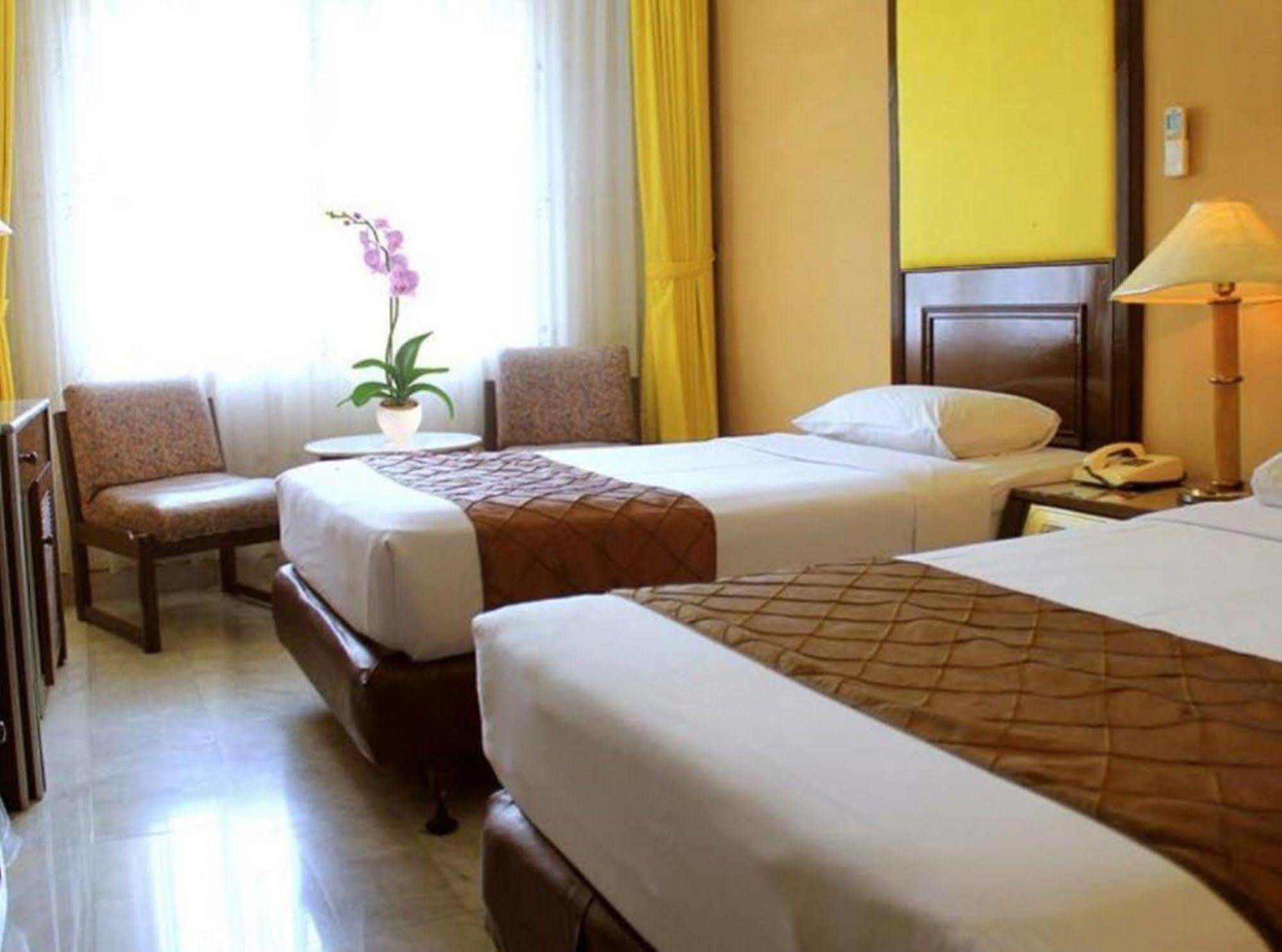 Hotel John's Pardede International