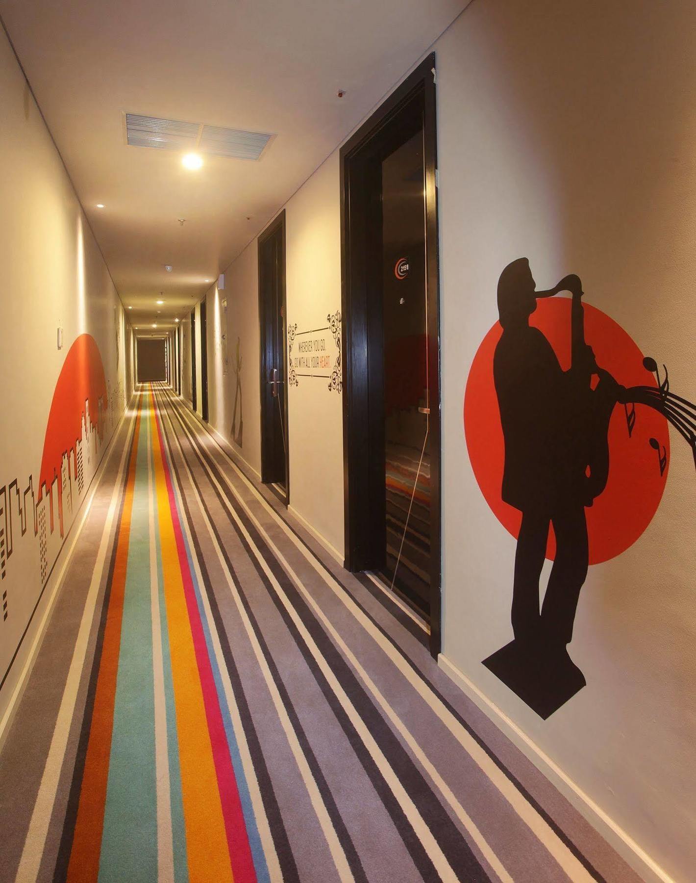 Cabin Hotel 3*