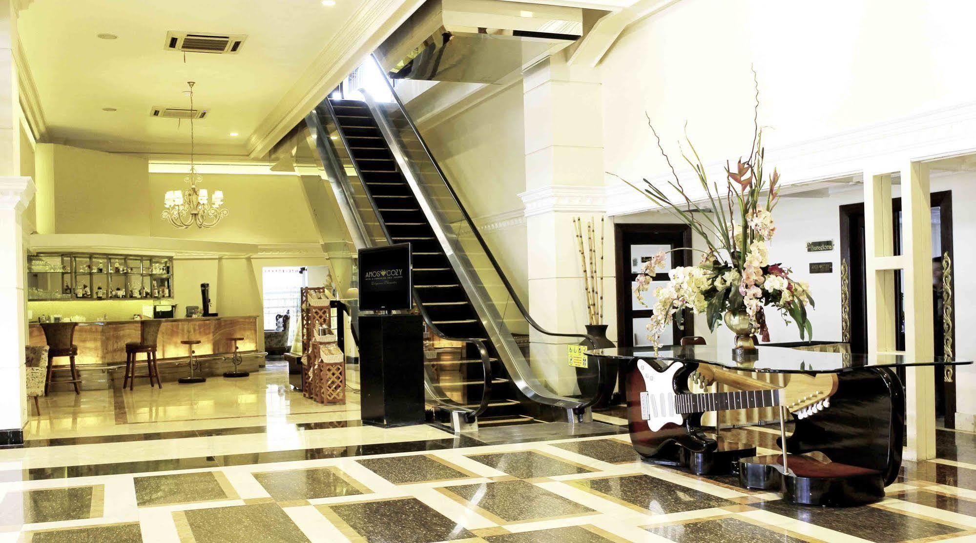 Khách sạn Amos Cozy Melawai 4*