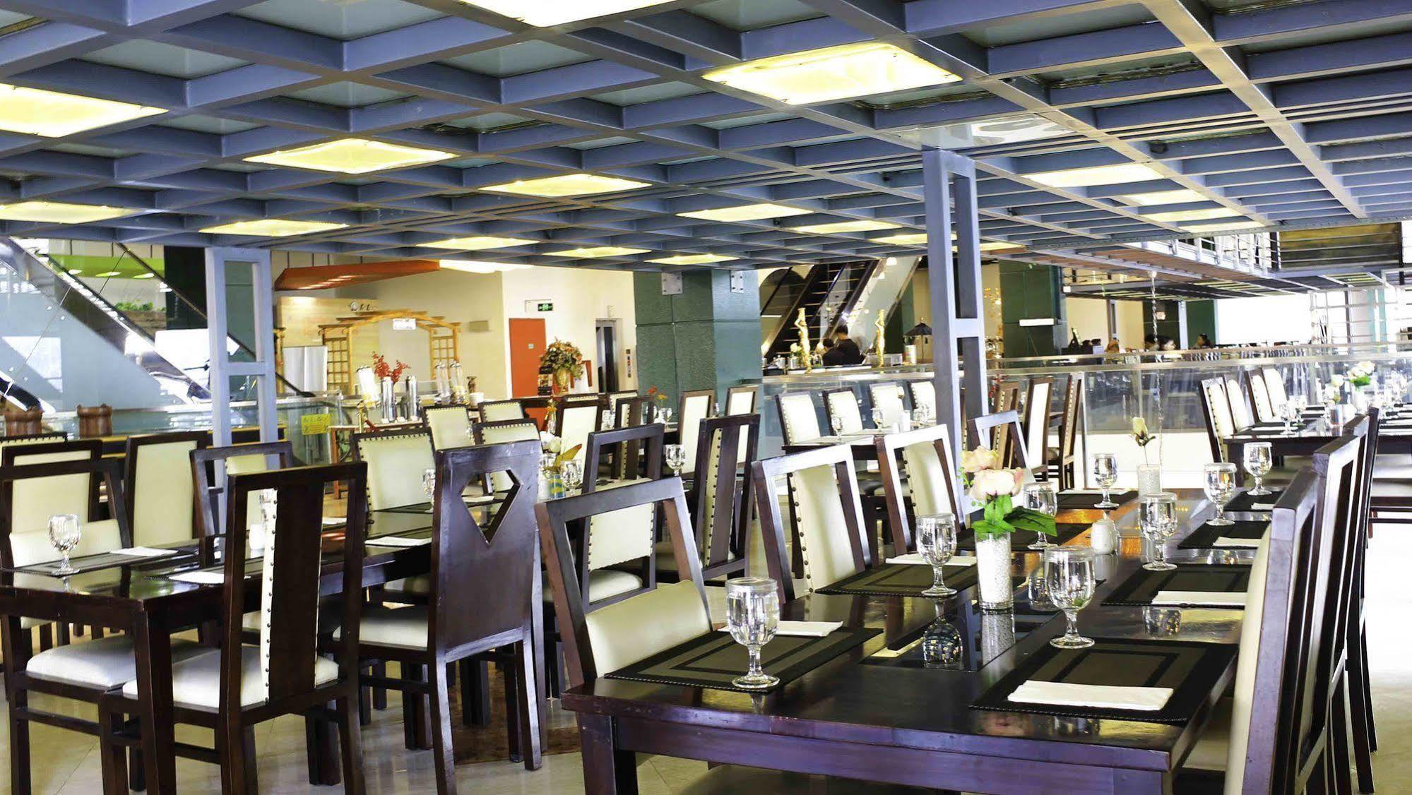 Khách sạn Amos Cozy Melawai Jakarta