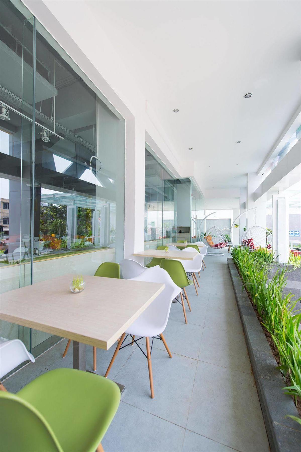 Hotel Zuri Express Mangga Dua