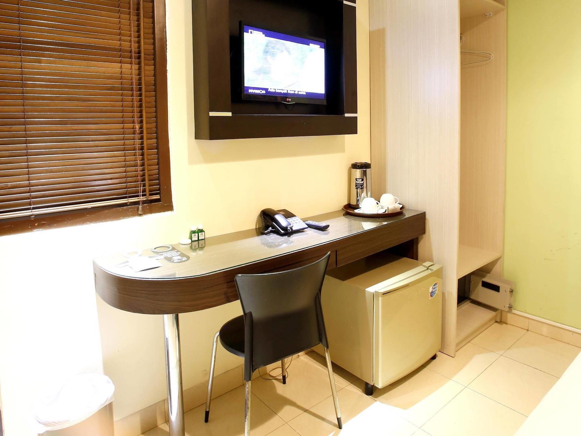 Reddoorz @ Karet Setiabudi Hotel