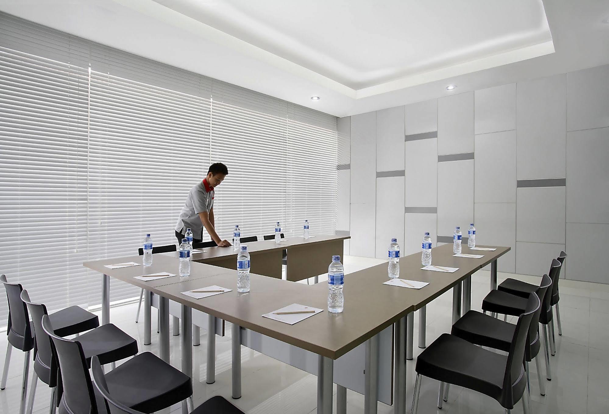 Hotel Amaris Juanda 2*